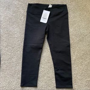Black Fabletics Salar Capri
